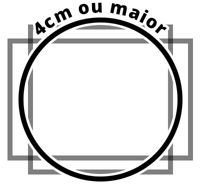 O chaveiro de tamanho G possui dimensões de 4cm ou mais